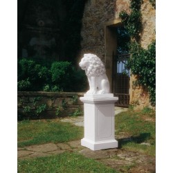 Piedestal lion blanc